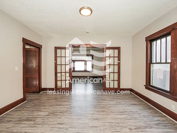 1113434_004_living_room_5.jpg