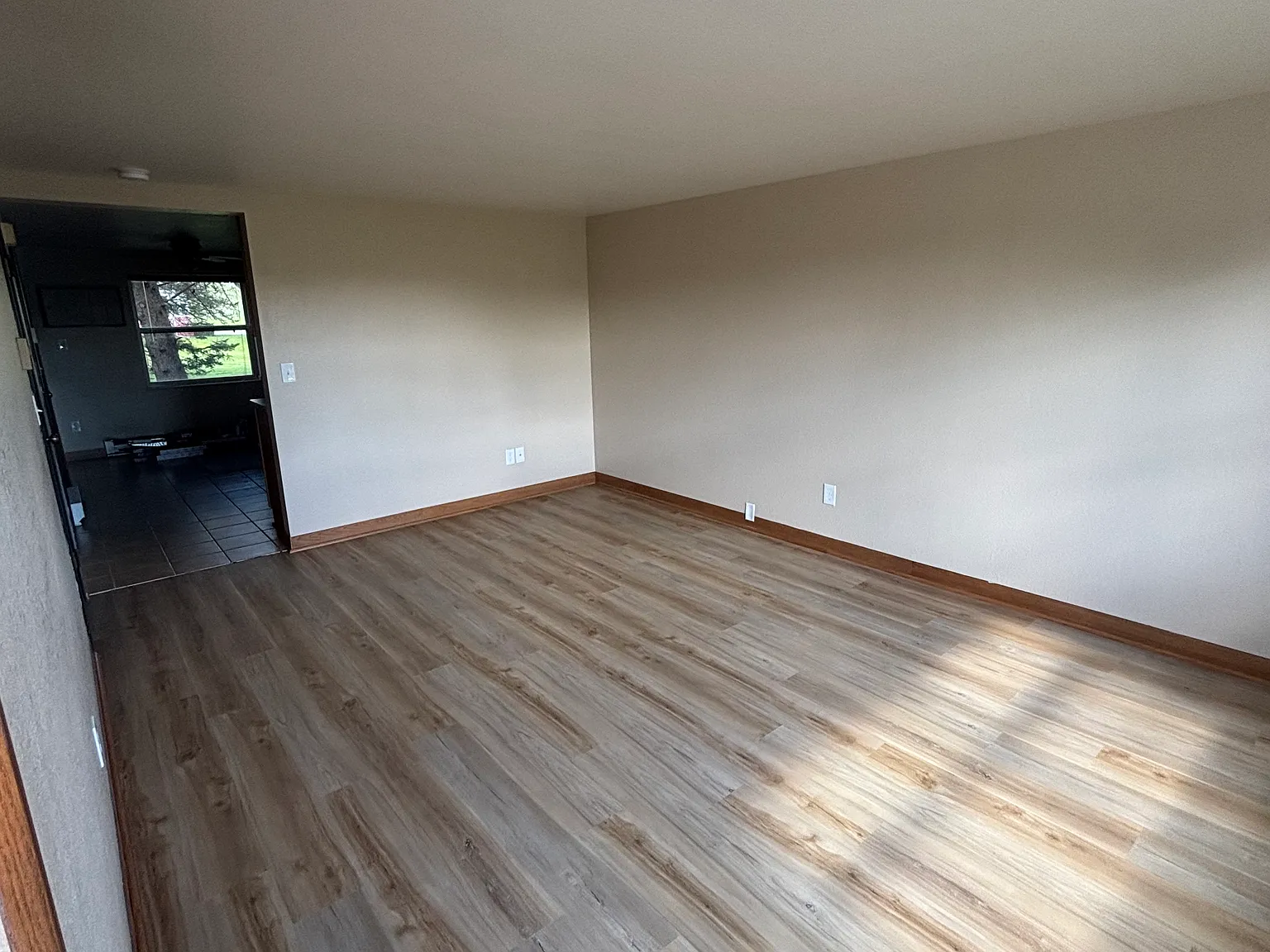 3 bed, 1.5 bath, 1150 sqft, $1,450 — Photo 3