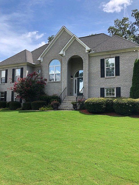 1st image of 675 Longwood Pl