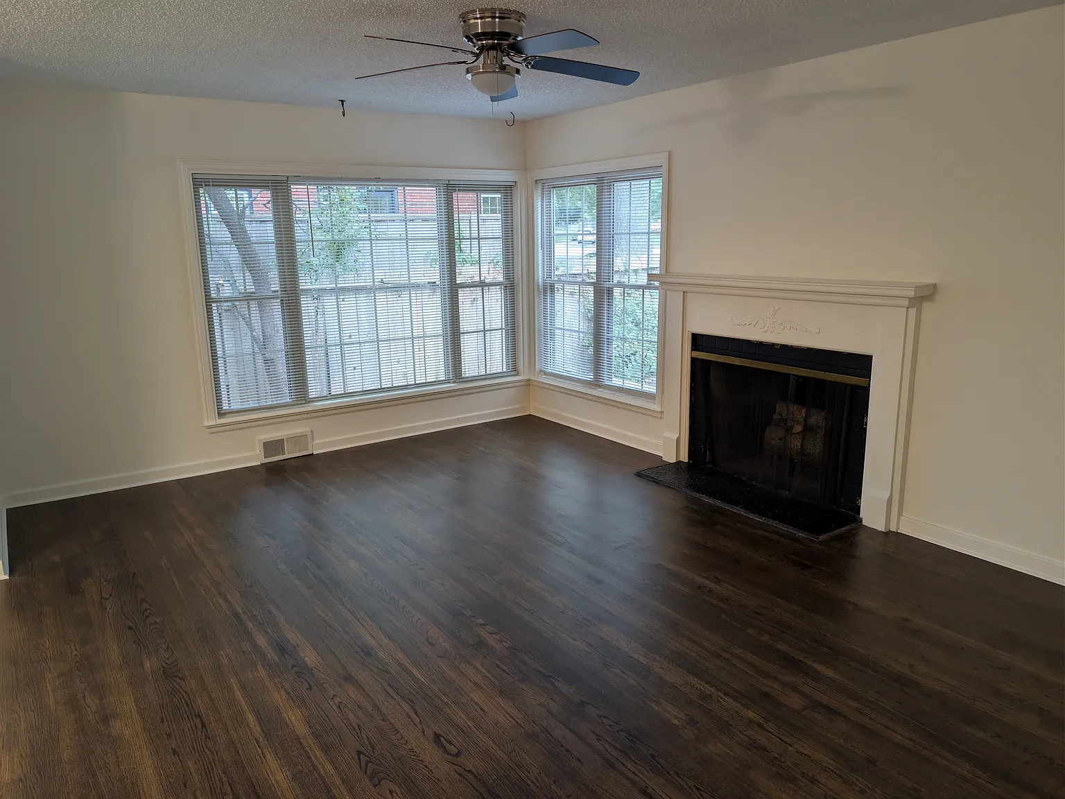 136 S Dellrose Ave — Photo 3