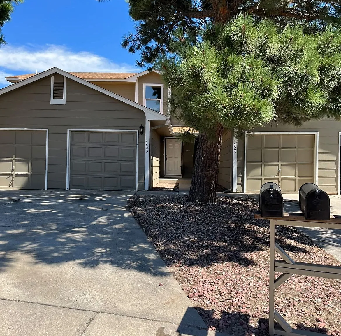 2 bed, 1.5 bath, 1074 sqft, $1,650 — Photo 1