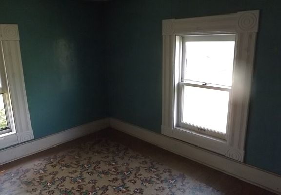4th image of 208 N Glendale Ave