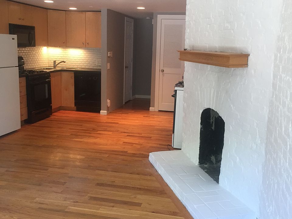 1st image of 10 N Boyle Ave