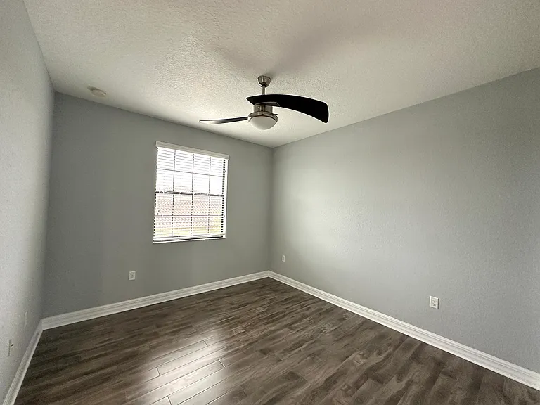 13112 Woodford St — Photo 11