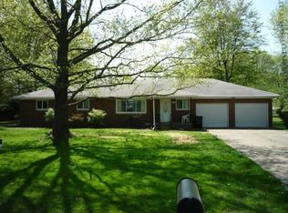 5076 Franklin St, Sesser, IL 62884