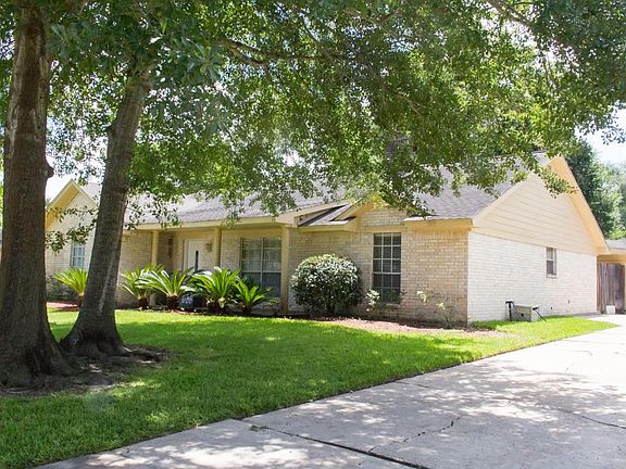 2nd image of 3311 Greenridge Dr