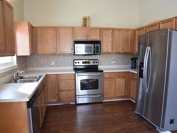 3rd image of 4662 N Shadow Wood Dr