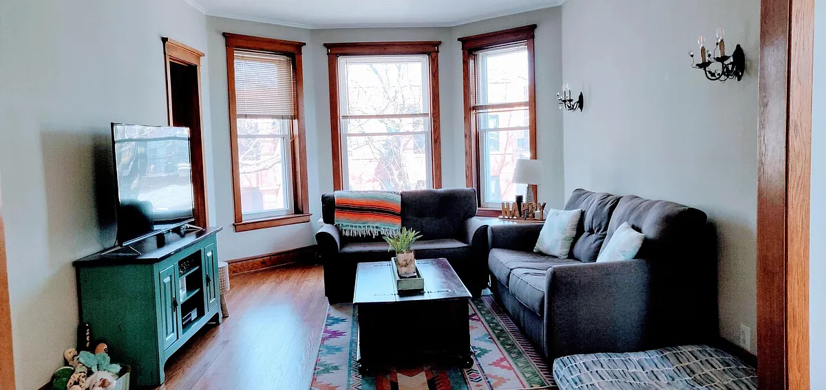 Living room - 2123 W Warner Ave #2