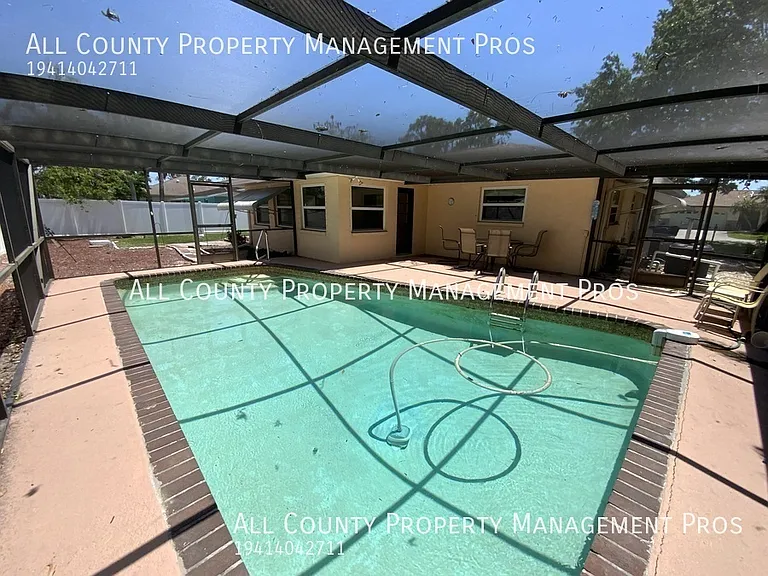 519 Bradenton Rd S — Photo 2