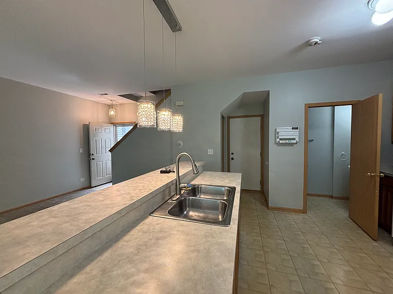 2633 Williamsburg Dr — Photo 4