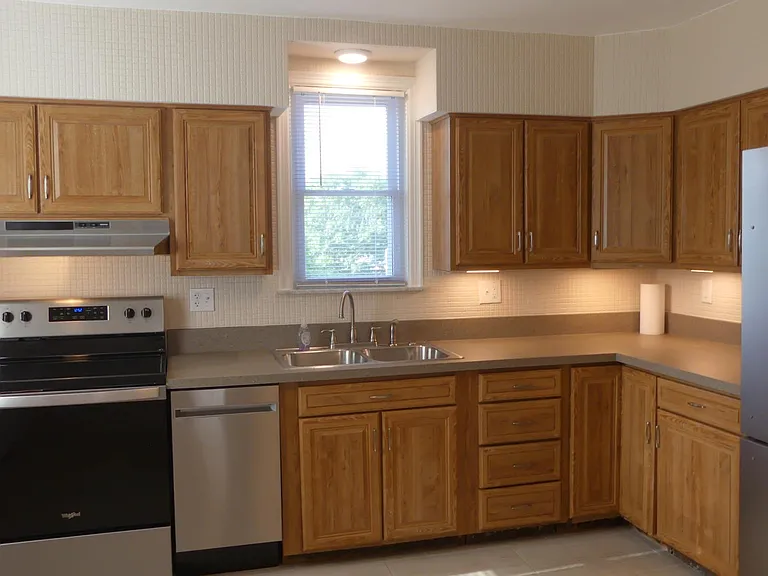 2135 Sublette Ave — Photo 3