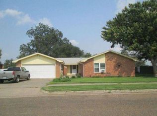 1404 Columbia Ave, Friona, TX 79035