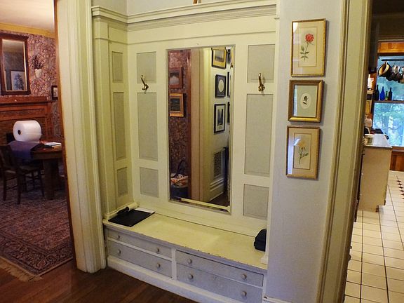 Foyer built-ins