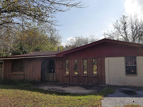 2nd image of 729 E Ellis Ave