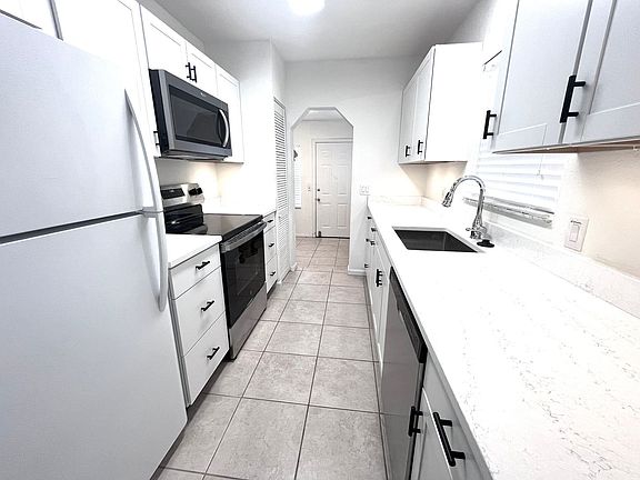 5th image of 2708 E Jefferson St
