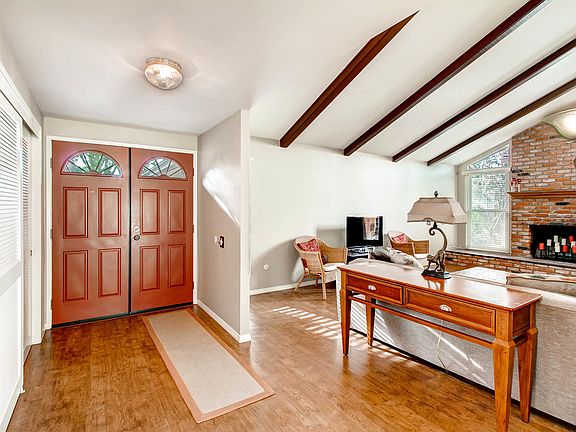 4th image of 7831 Hillandale Dr