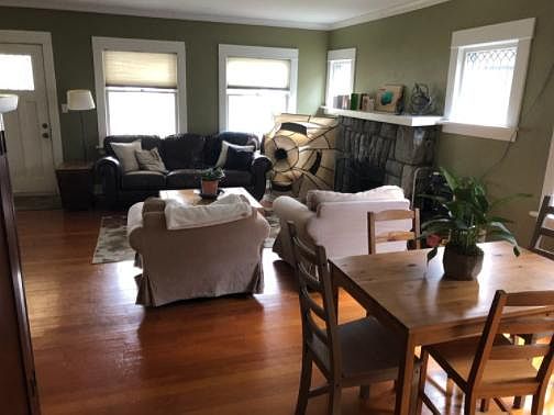 4th image of 824 N Cedar St