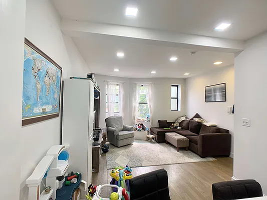 Rented by Parkway CRG Ltd. | media 18