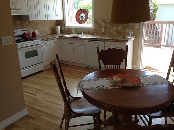 4th image of 5733 Cartwright Ave