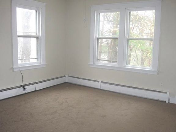 3rd image of 14 Wood Ct Unit 2S