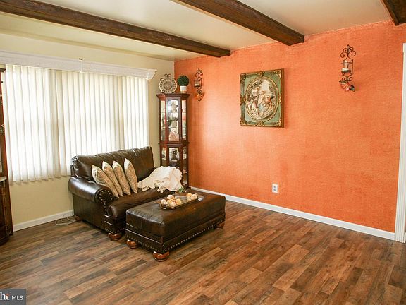 3rd image of 121 Durso Dr