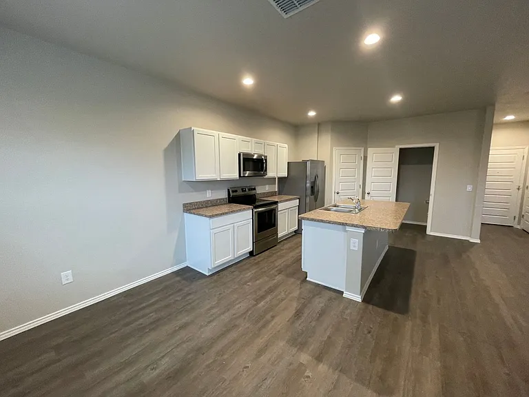 13014 Candace Way — Photo 5