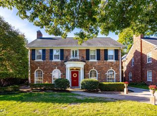 225 Merriweather Rd, Grosse Pointe Farms, MI 48236