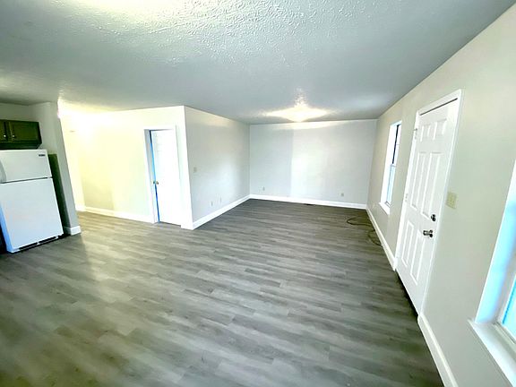 4th image of 844 Nutwood St