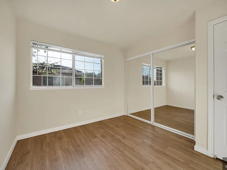 813 Woodhams Oaks Pl — Photo 17
