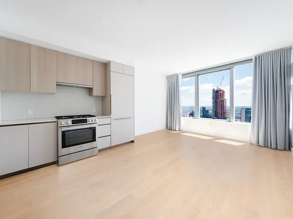 3 Court Sq APT 6005, Long Island City, NY 11101