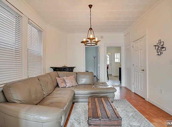 5th image of 28 64th St Floor 2
