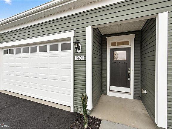 2nd image of 19601 Lavender Ln