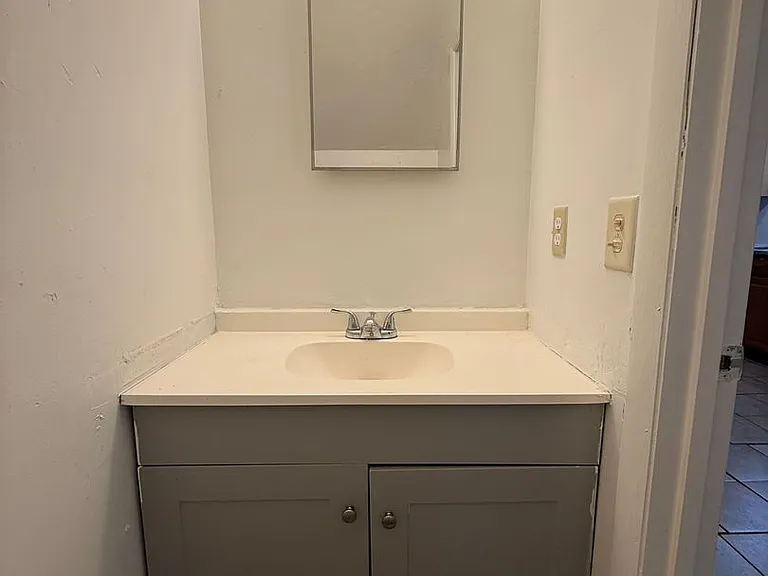 2614 SW 31st Pl — Photo 9