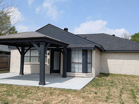 2nd image of 2414 Havenwood Dr