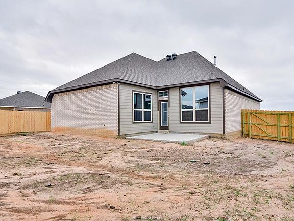 4th image of 7404 Masters Dr