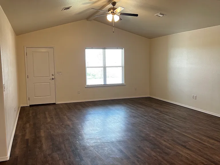 4405 Beacon Rd — Photo 7