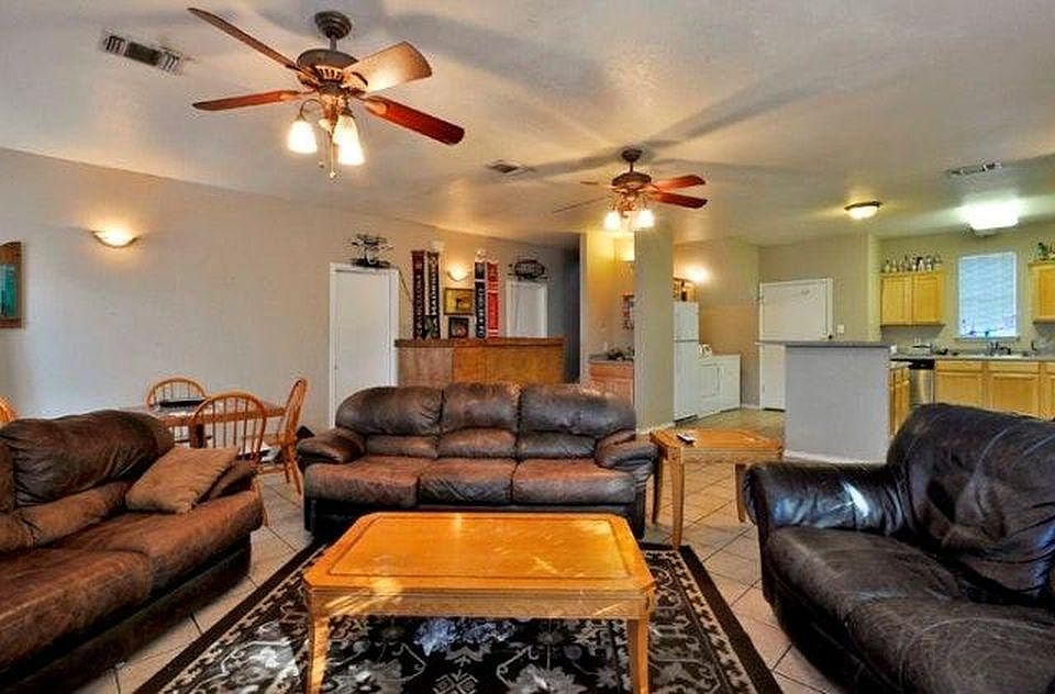 1st image of 509 Elmwood Pl