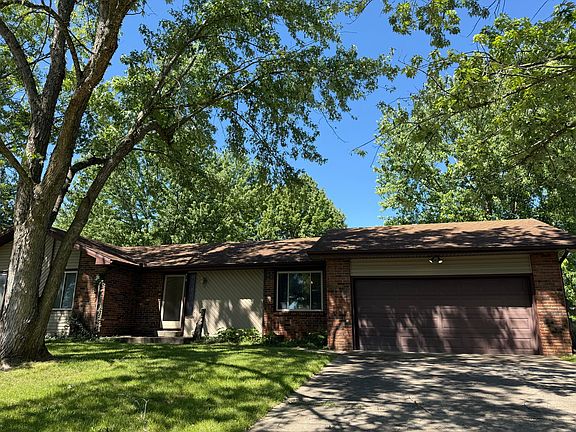 4th image of 819 Barwick Place