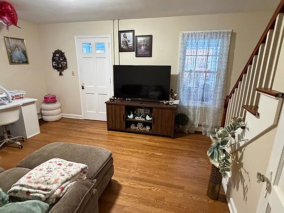 5th image of 181 Gold Street