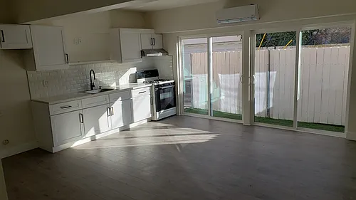 418 S Roxbury Dr #1/2 Photo 1