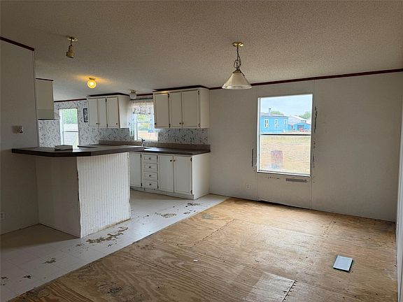 4th image of 154 Hillside Dr