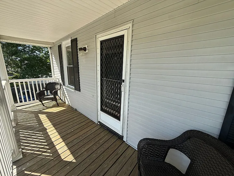 24 Davis Street — Photo 15