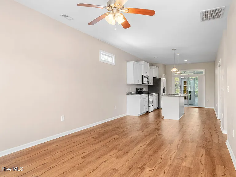 1103 Pirates Landing Dr — Photo 7