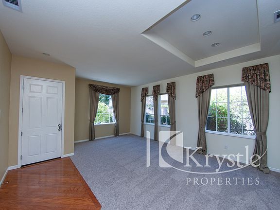 4th image of 2939 Carlingford Ln