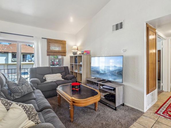1055 Ficus Ln, San Marcos, CA 92069