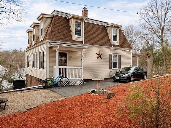 3rd image of 17 Fairview St
