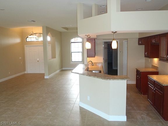 5th image of 618 SE 10th Place Cpe