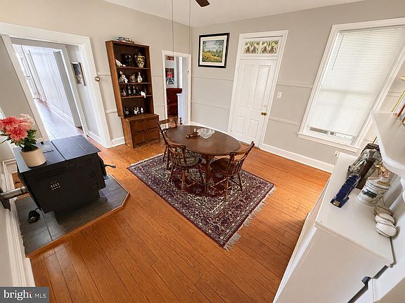 4th image of 153 Summit Ave