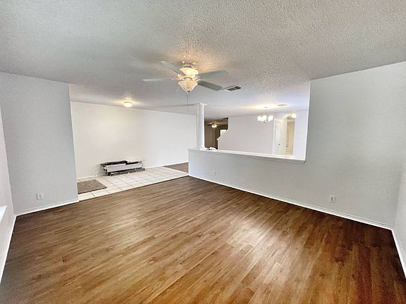 3rd image of 750 Pinehurst Dr