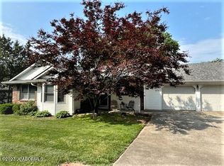 870 Nieman Rd, Holts Summit, MO 65043